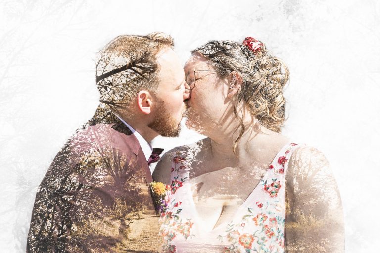 Échange des alliances pendant un mariage à Osny (95)