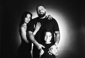 Famille en séance photo en studio à Osny près de Cergy et Pontoise par Lulu Photography